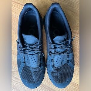 Cloud 5 Shoe
All black
Size US W7